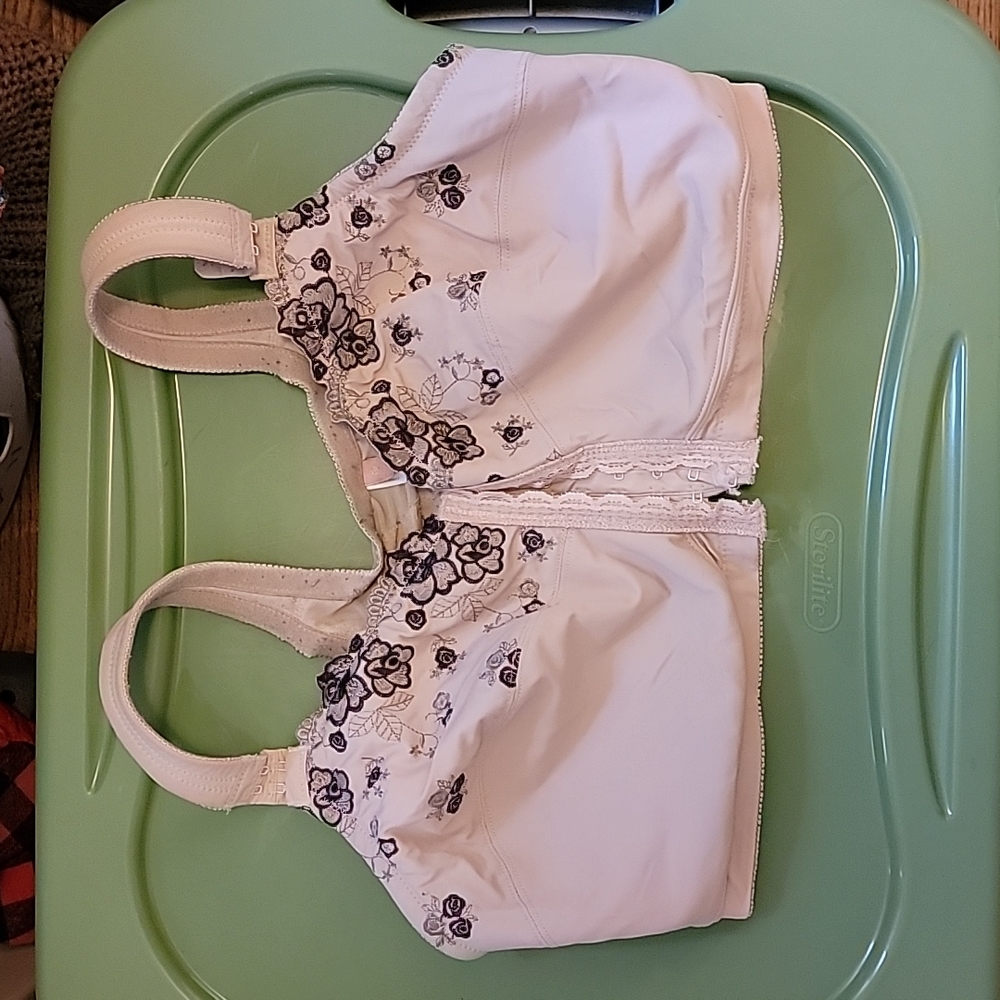 Pink front clasp bra